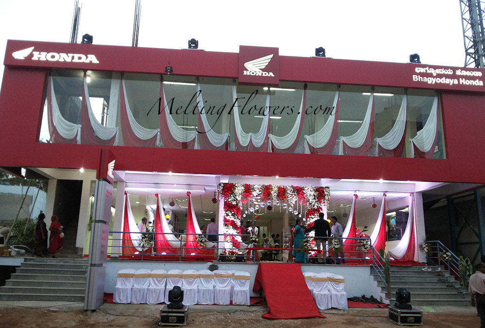 Showroom inauguration decorations