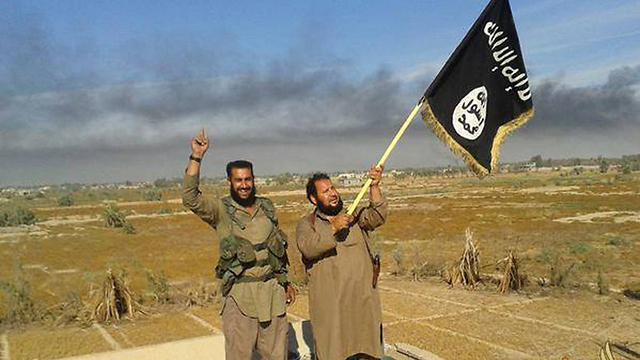 Islamic State fighters. (Photo: AP) Islamic State fighters. (Photo: AP)