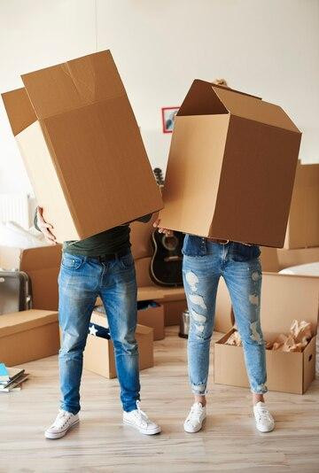 couplefacescardboardboxes_32918118258.jpg