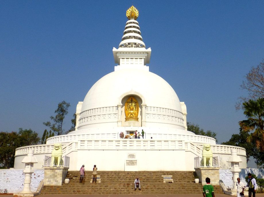 shanti_stupa_at_rajgir_cropped.jpg