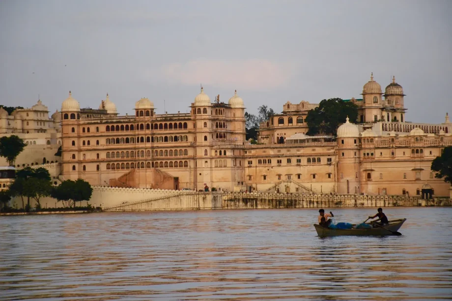 Taxi service in Udaipur