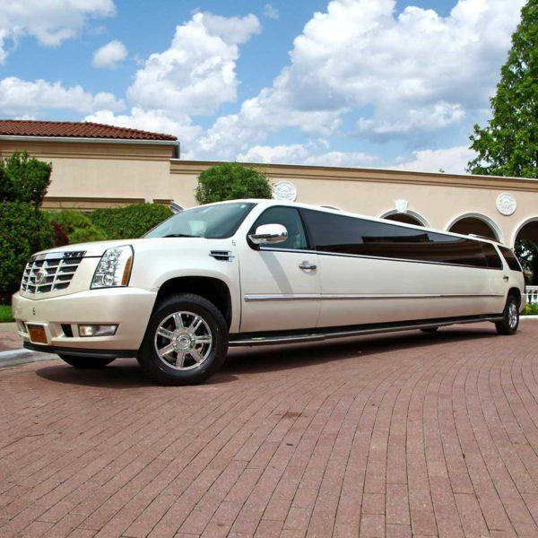 cadillacescaladelimousine600x6002.jpg