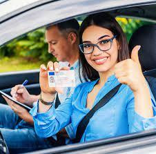 Picking the perfect driving school and get on the fast track to success.