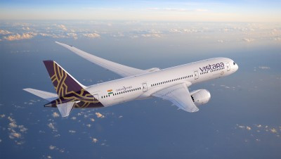 vistaraairplaneinthesky.jpg