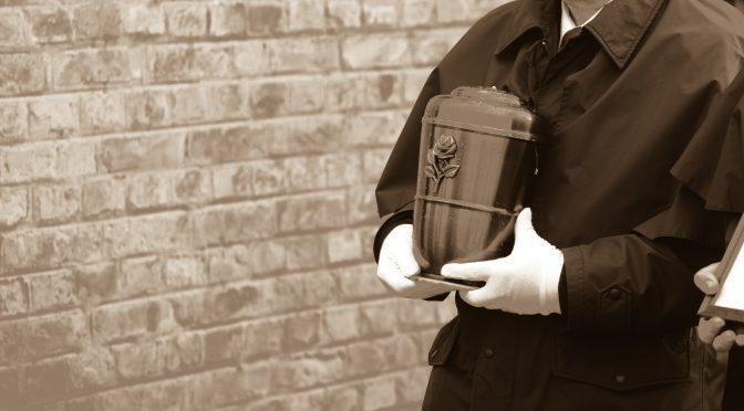 handurn672x372.jpg