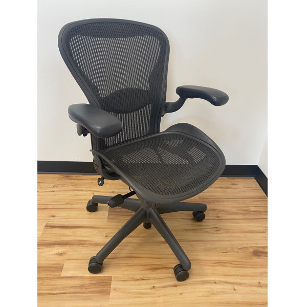 usedhermanmilleraeronsizebmain.jpg