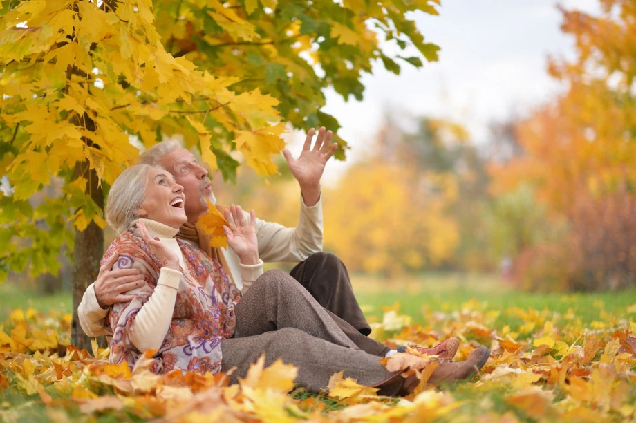12301961_1597800591754older_couple_in_leaves_v2min1.webp