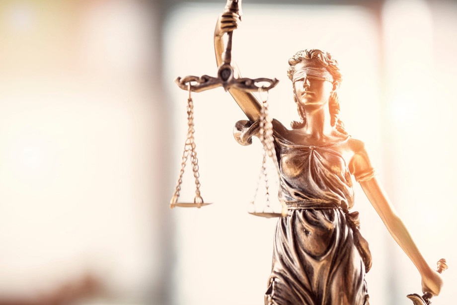 ladyjustice2minscaled.jpg